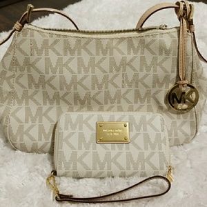 🚫 SOLD❗Michael Kors matching hand bag and wallet